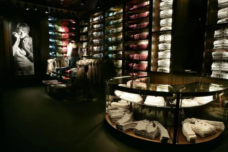 Abercrombie & Fitch — photo 3
