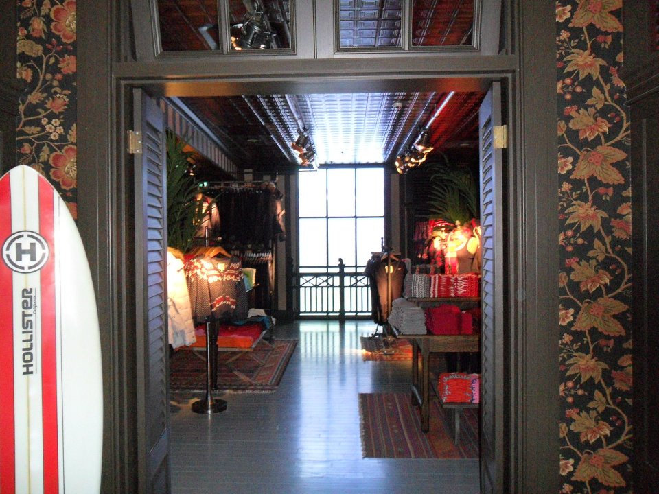 Hollister, Regent Street — photo 3