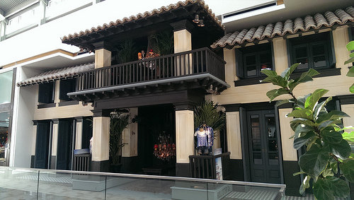 Hollister, White City — photo 2