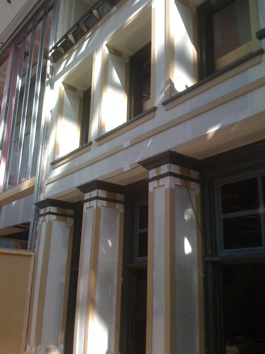 Hollister, White City — photo 4