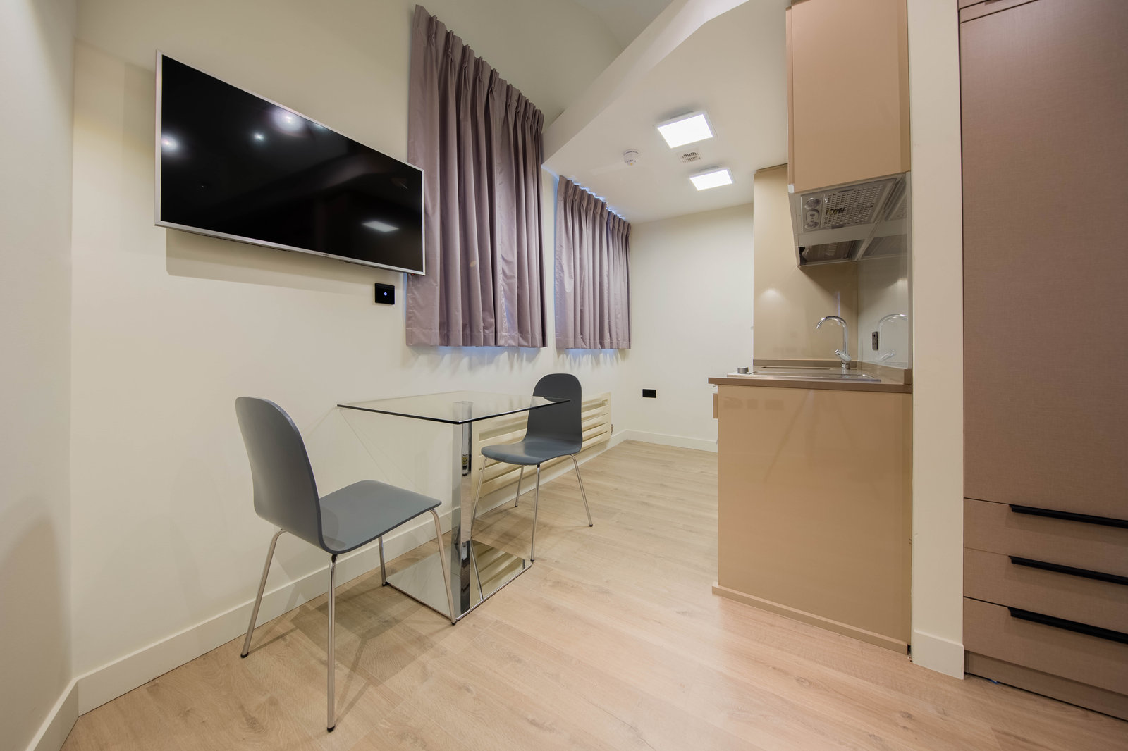 London NW4