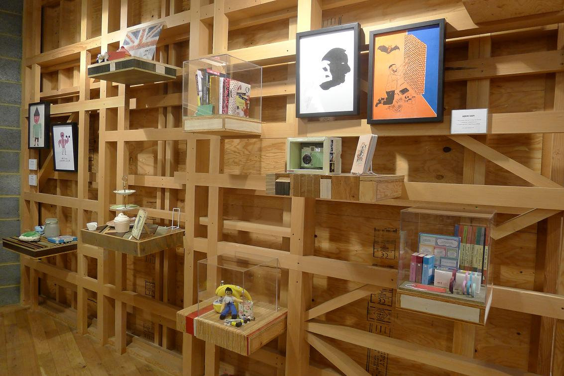 Urban Outfitters — photo 3